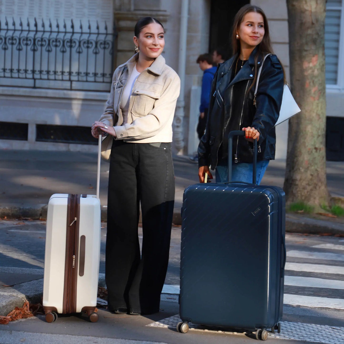 Louvre 2-Piece Polycarbonate Spinner Luggage Set